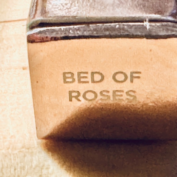 Laura Mercier's iconic Caviar Stick Eyeshadow Metallic Pink Bed of Roses - Picture 6 of 6